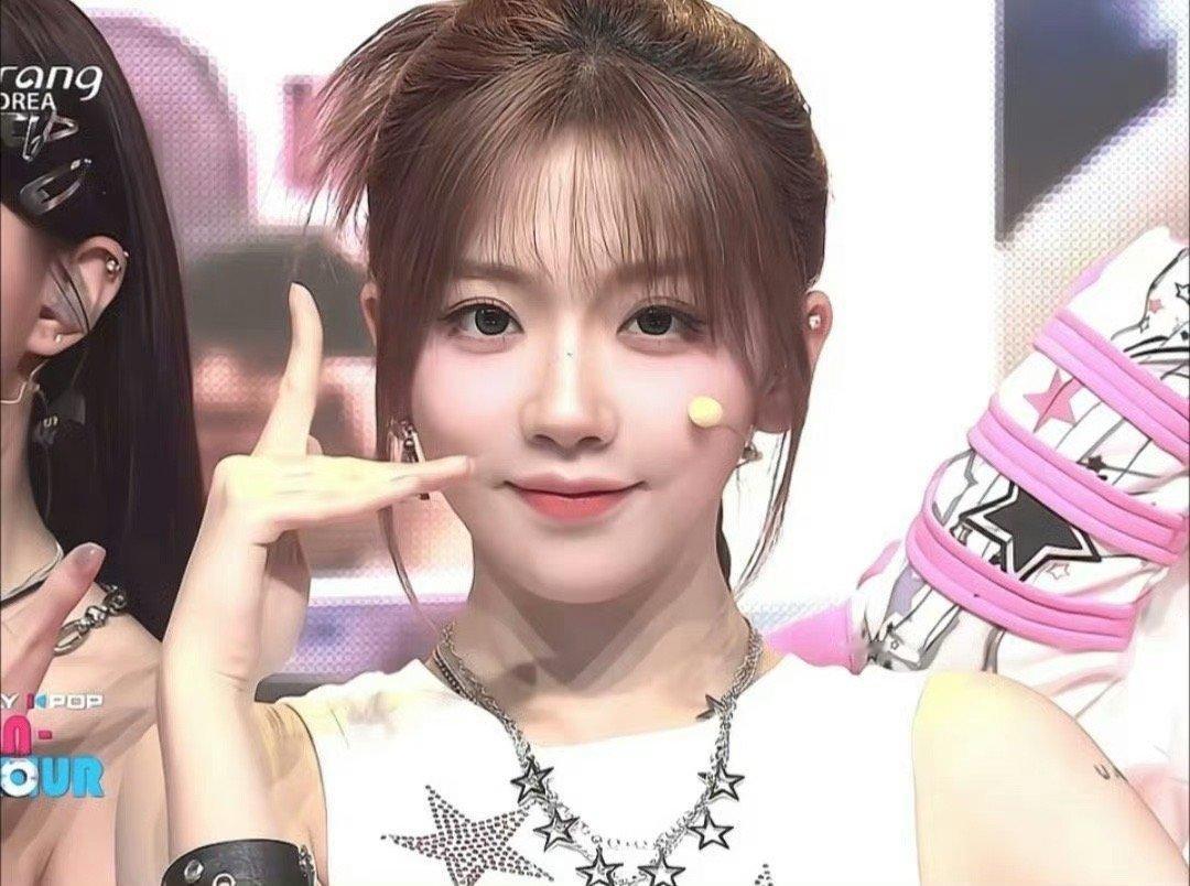 内娱新女团队长Gen1es乔一鱼韩国打歌ending，感觉比在内娱的时候好看多了