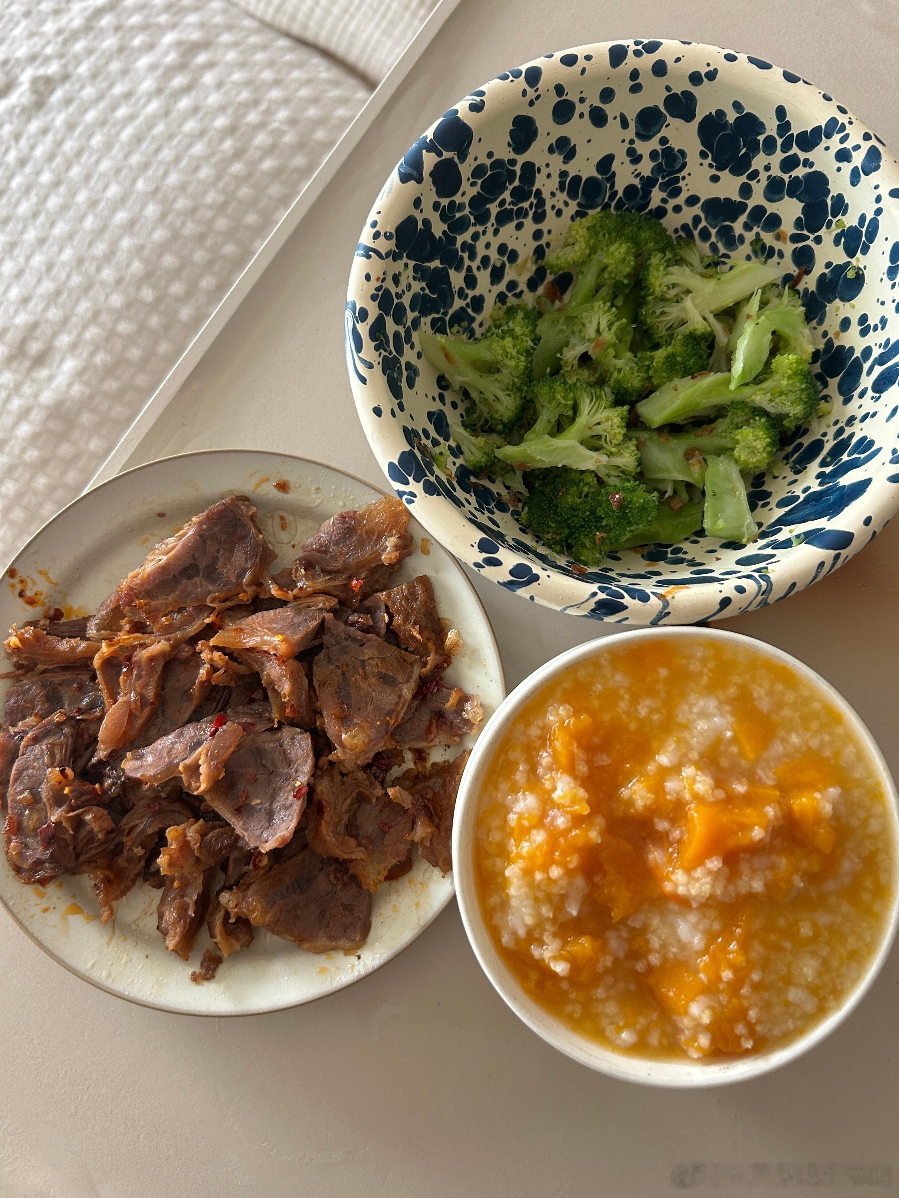 今天早餐是自己做的 梨夫看到这肯定很欣慰hhhh 