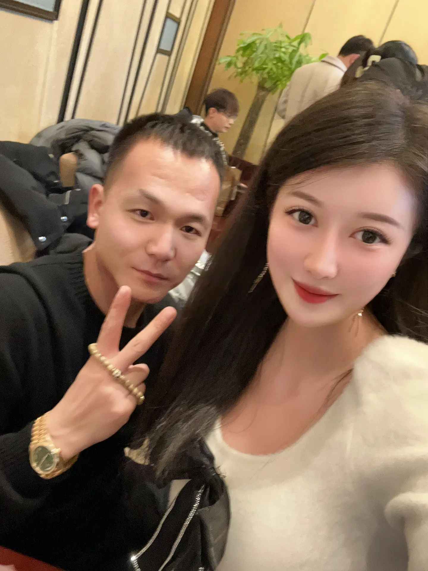 回头我家狗不听话的时候就把合影拿出来，以示警告哈哈