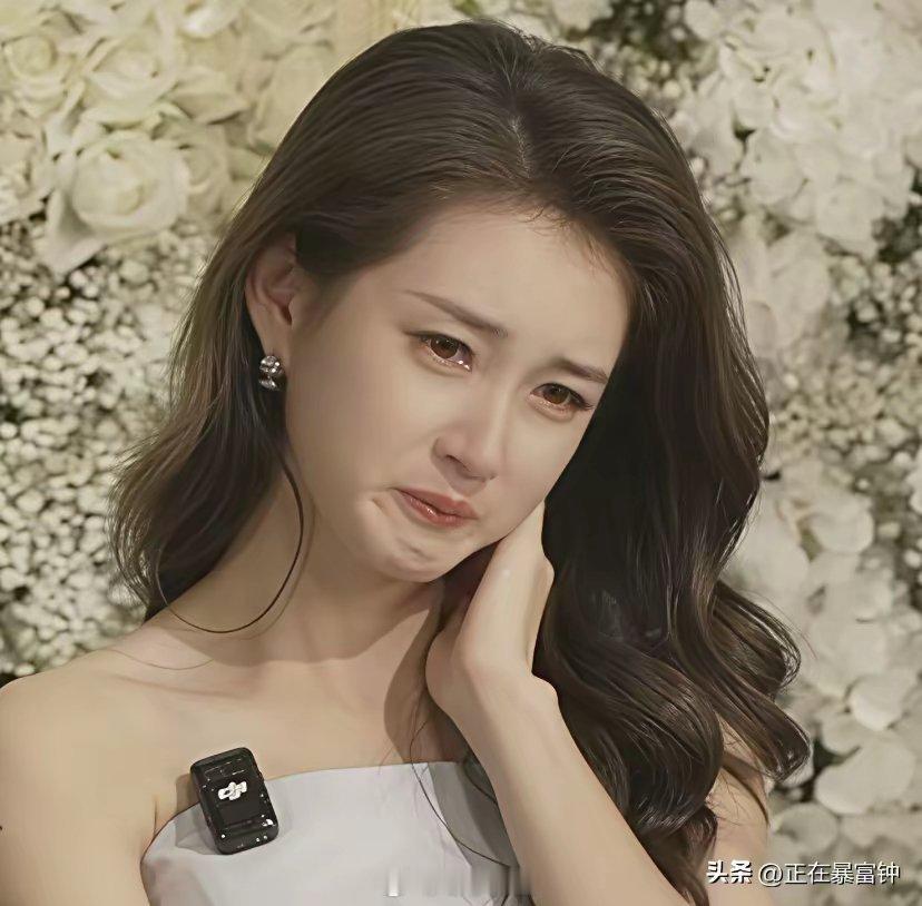 郭宇欣，你糊涂了呀！你本可以在内娱升咖的，但是干嘛蛐蛐周也啊，难道你不知道她背后