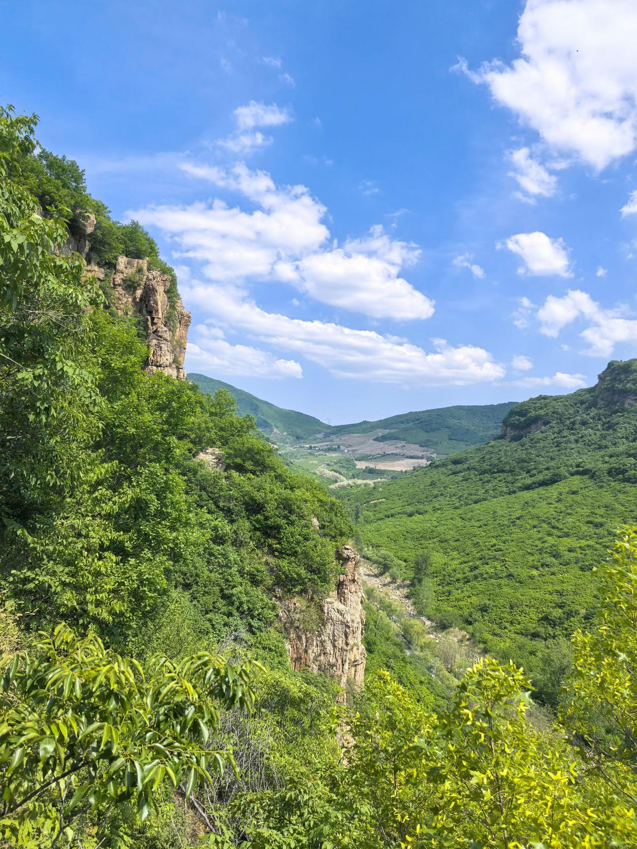 蓝天白云青山！
