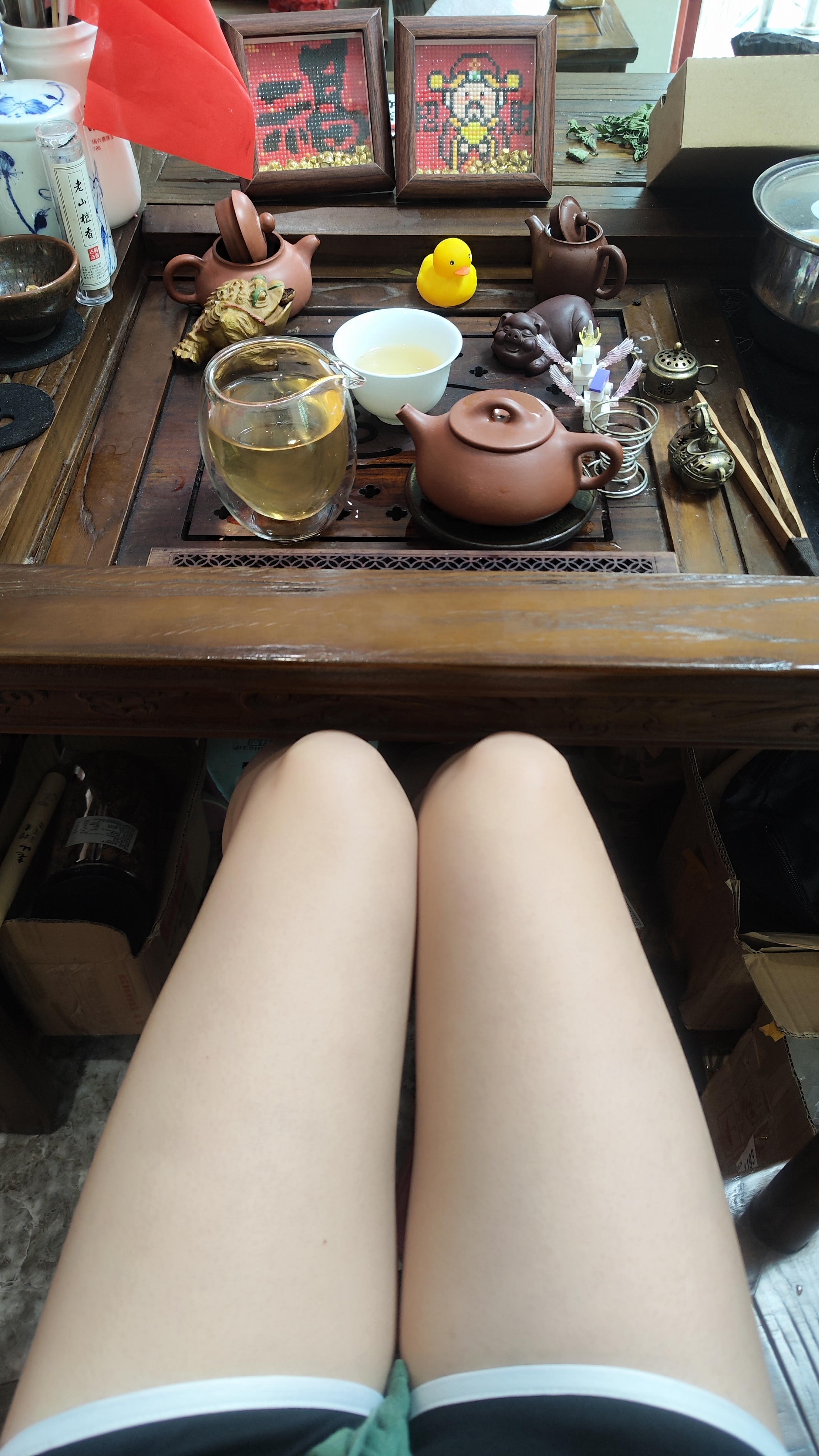 梭茶        《梭茶·秀》      穿越空入定，秀手神出风，      