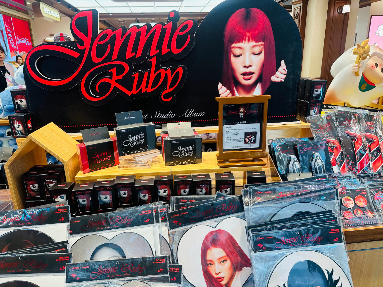 单平台居然有20万人预约抢购Jennie名创联名，这泛人气死忠厉害了 