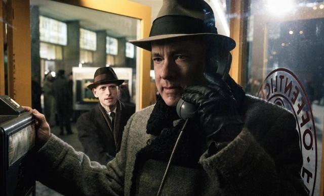 1942年2月，美国联邦调查局审视着一封寄往葡萄牙的邮件，发现该邮件非常可疑，因