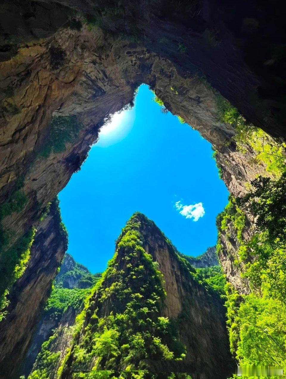 在自己的能力范围内去帮助更多的人愿受苦受难的人早日获得健康、幸福一人之力虽然绵薄