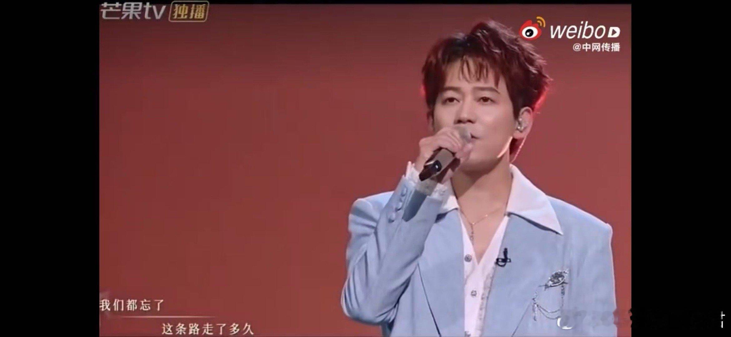 快乐老咖先破碎再燃爆主打反差 快乐老咖先唱得人心里发颤，再唱得人热血沸腾，这反差