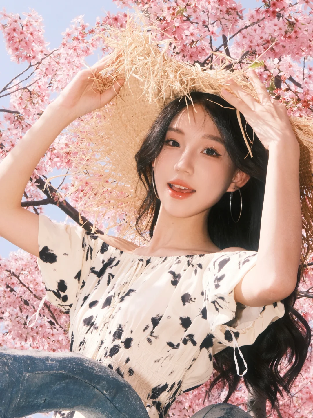 樱花树下站谁都美