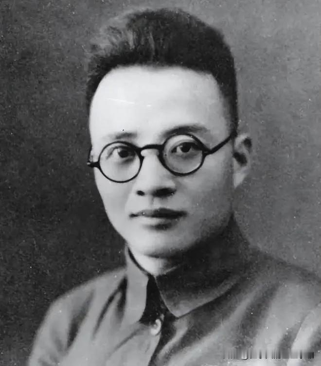 湘江战役损失了几万红军，博古一直很愧疚，想要自杀谢罪，被聂荣臻阻止了。
遵义会议