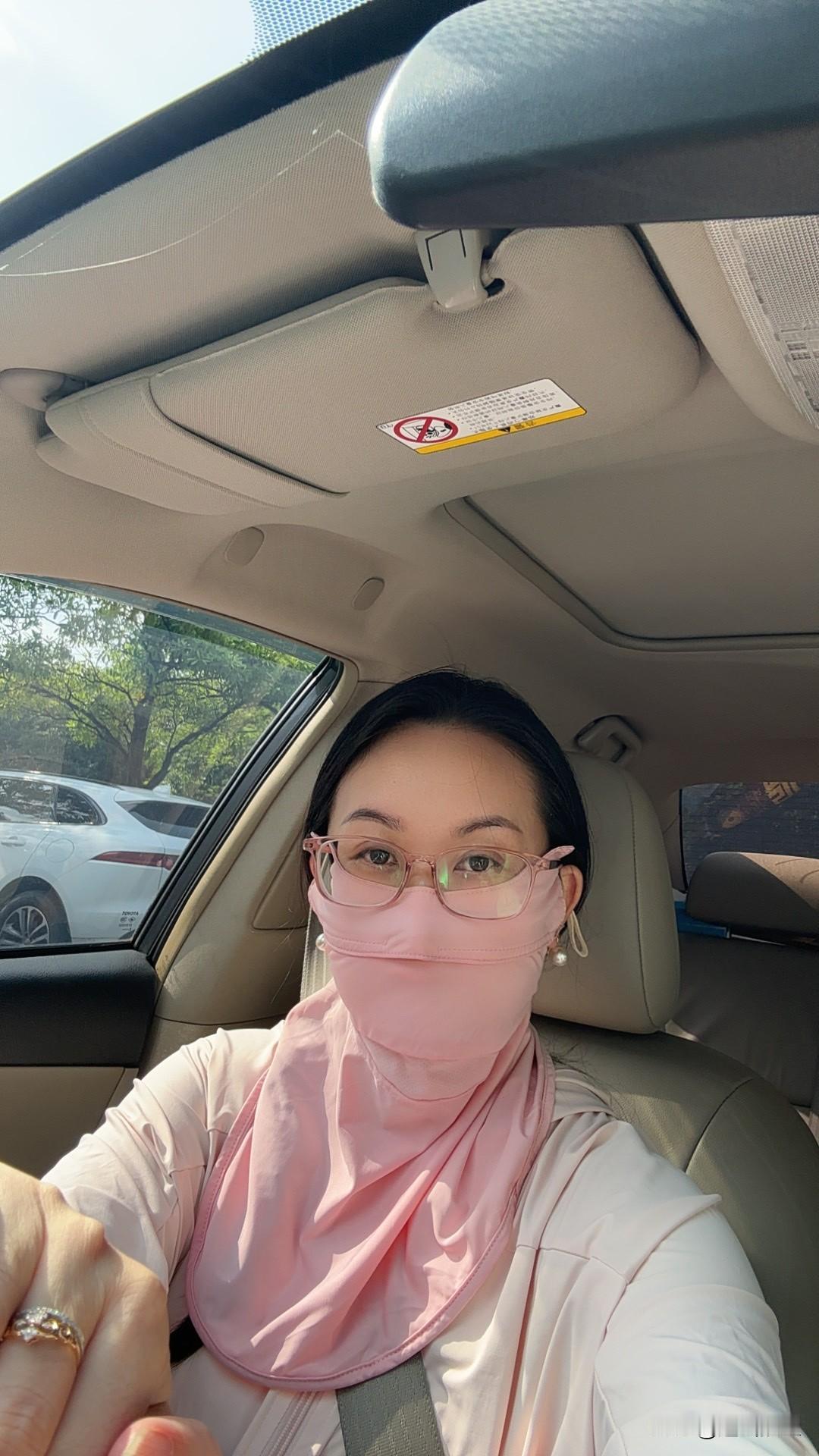 我拿驾照已经两年，现在开车还可以吧，幸好来到英德才有机会开车，因为送试块要送到英