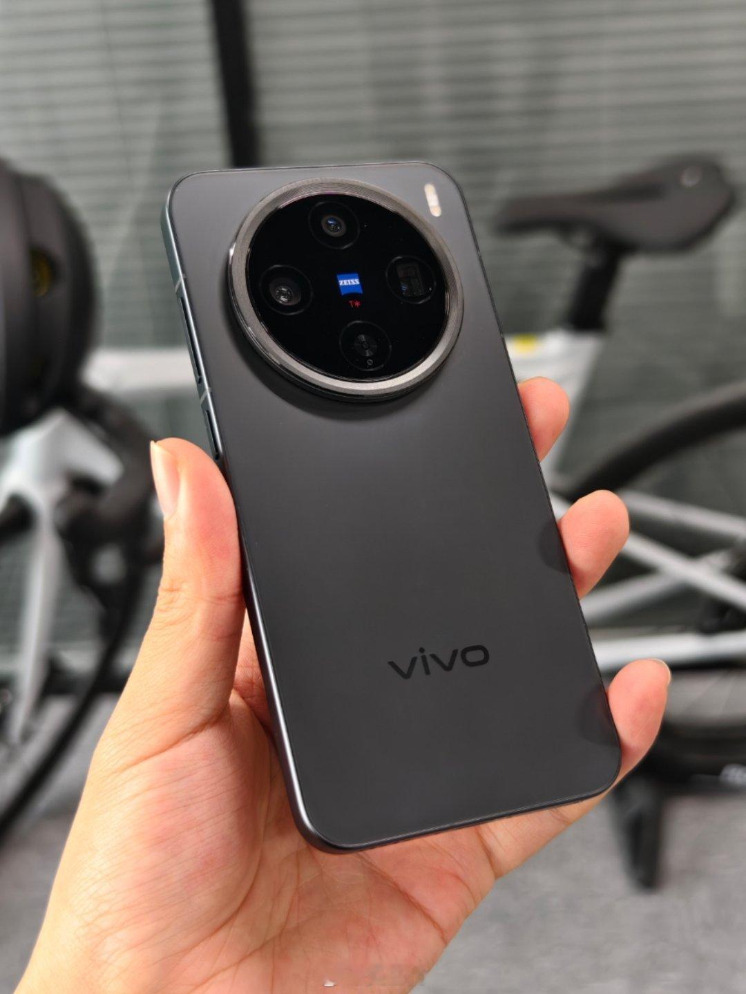 把X200 Pro mini拿出来用用，蓝厂的第一款小屏手机影像做的还是挺不错的