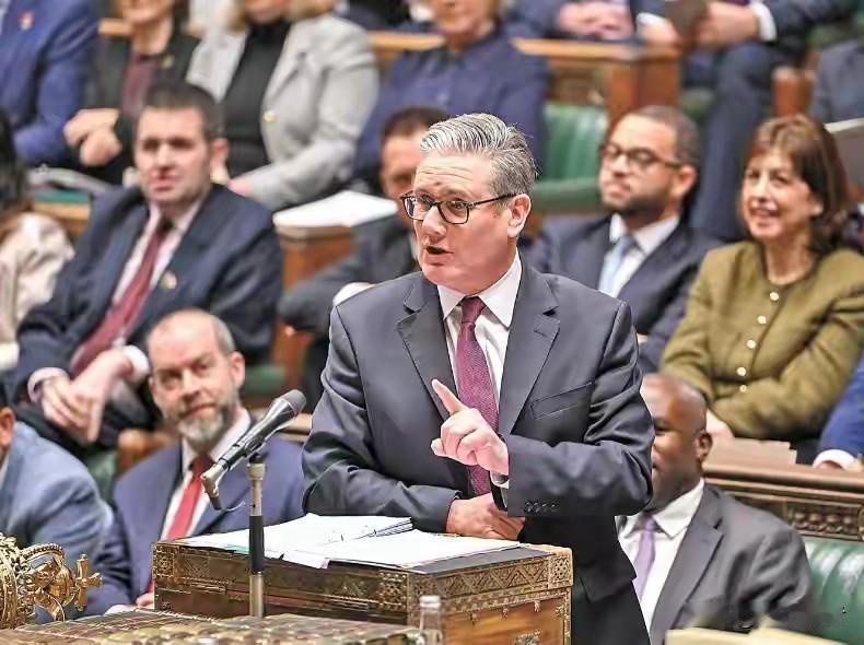 现在看来S.H.E的全世界都说《中国话》真的很超前。十几年前唱的“全世界都在学中