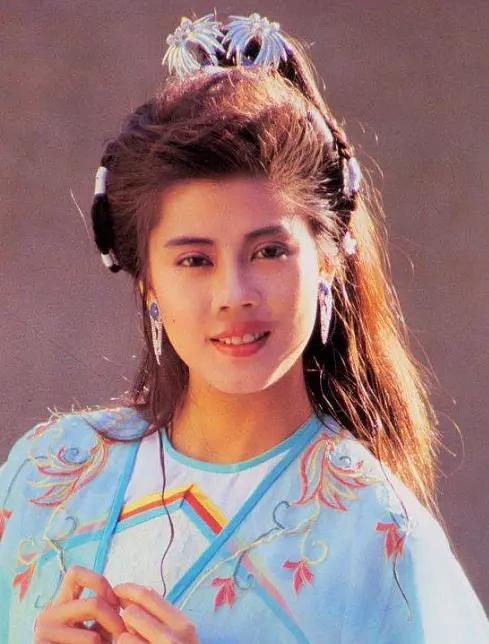 梁艺龄和梁小冰谁颜值更高？tvb接近时期的两个同姓女演员，90年代tvb版的任盈
