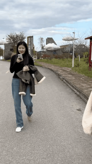 总感觉哪里不对[捂脸]