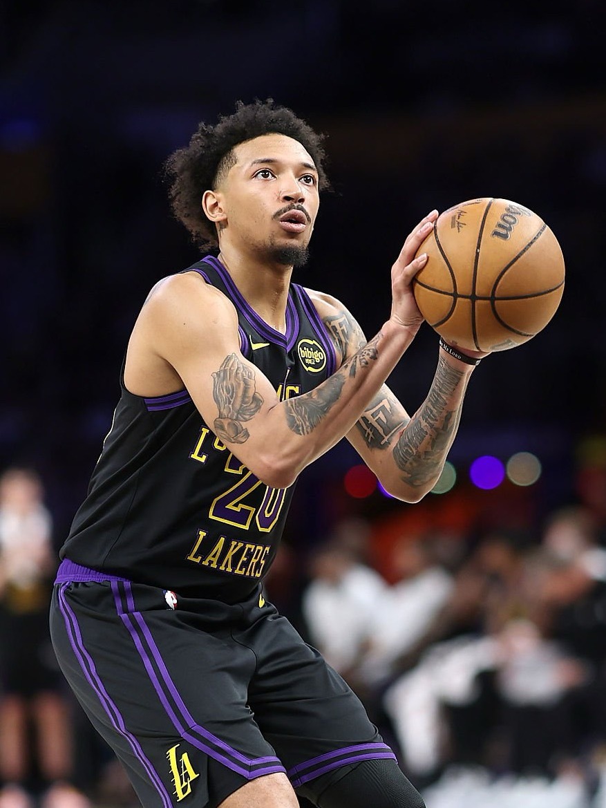 尼克-史密斯新签合同的薪资为13,672美元（常规赛最后一天签约）下赛季的合同为