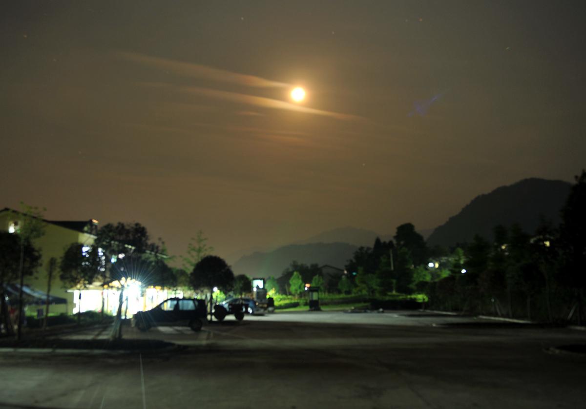 今天说说村里的事，你们村里有没有一个群，就是用来传达村里的一些事情，宣传一些好人