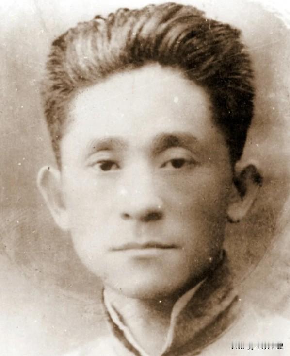1923年，车耀先被敌人打碎颅骨，战友以为他死了，便脱掉他的衣服，丢进弹坑，就地