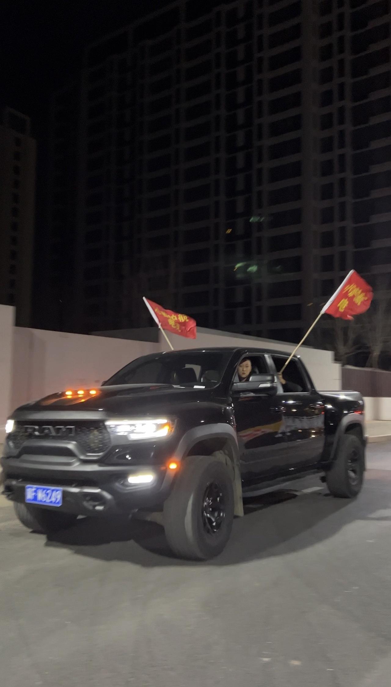 我知道大家都很期待，实在抱歉！因为地铁新赛季了，我要专注小班电竞，为老板保驾护航