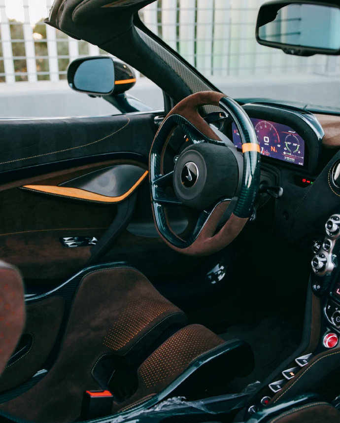 McLaren 765 LT MSO 这台车，碳纤维质感简直绝了！全球限量 76