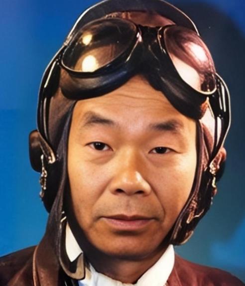 1971年，我国投掷第一颗实战氢弹，然而，当飞行员杨国祥按下投掷按钮时，氢弹竟然