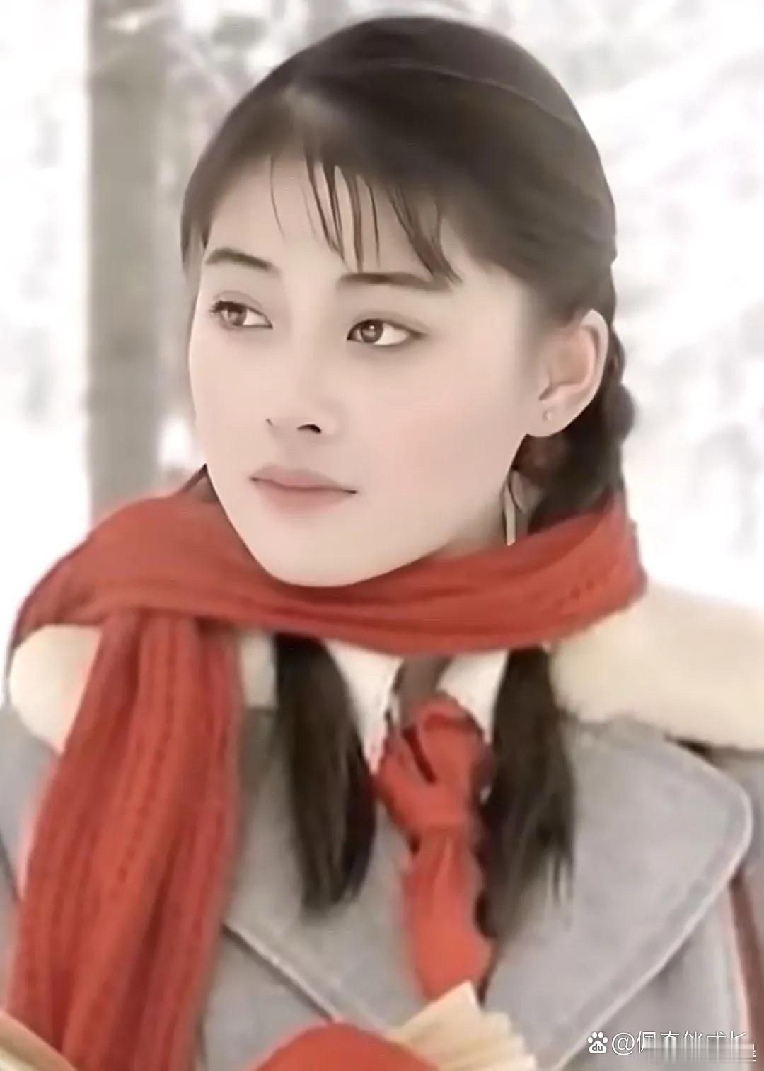 少女时代的梅婷也太惊艳了！青涩甜美，眼神明亮澄澈，清新脱俗，妥妥的天然大美女！ 