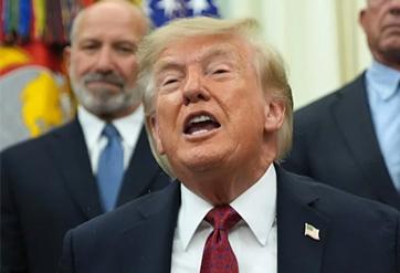 离谱，特朗普一句话把伊朗整笑了。

他说既然霍尔木兹海峡已经被美国掌控，干脆改名