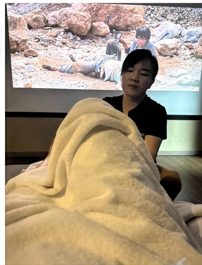 最近，一位足浴女技师的话在网上火了。她直言：不管客人花199还是999，木桶浴必