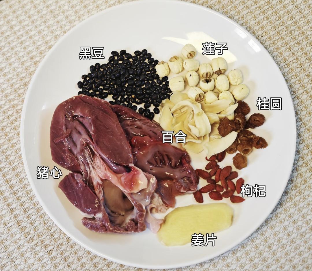 小朋友最近晚上老是睡不好，明明10点多让他上床睡觉，老是睡下没多久，又开灯起来弄