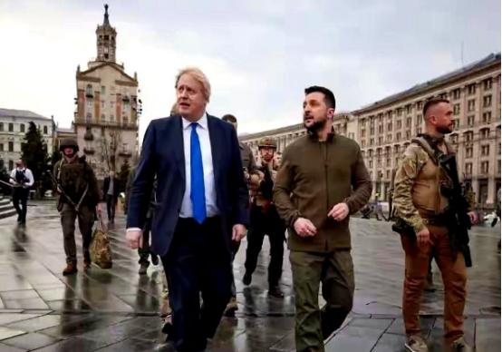 你以为俄罗斯人最恨的是美国？
错了。大错特错。
民调甩脸上，72.4%的俄罗斯人