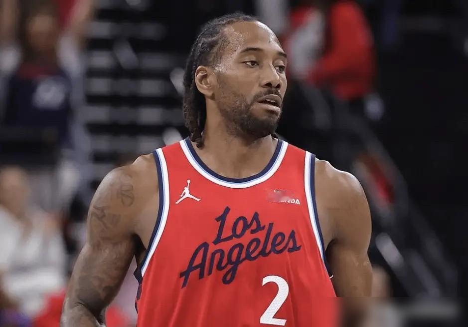 伦纳德还想逼宫快船？我告诉你，他最大的底牌已经废了。
那场附加赛就是他权力的葬