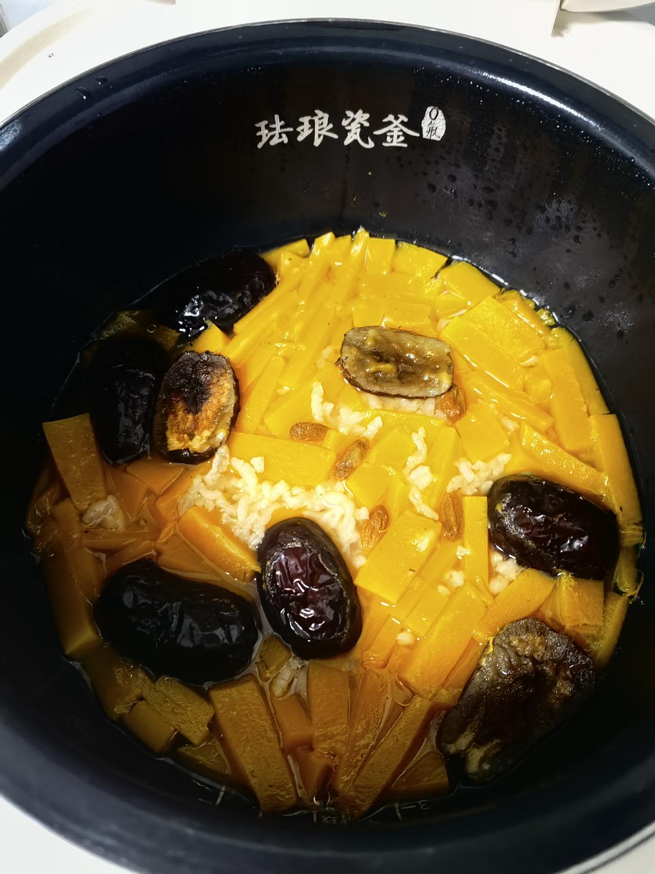 我总念叨老公起不来做早饭，后来换个角度一想：晚上让他准备早饭，也算人家出了力嘛。