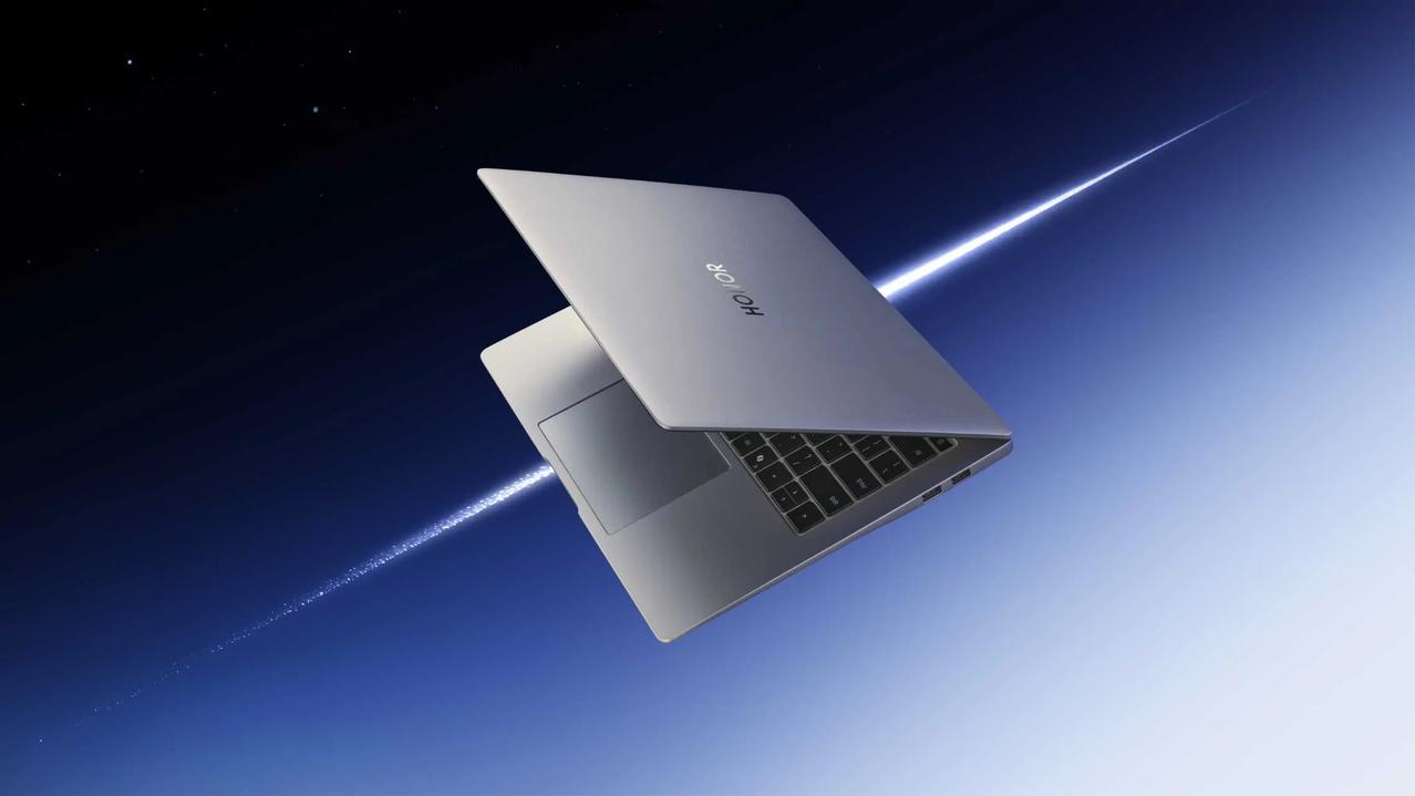 颜值封神直接戳心！荣耀MagicBook Pro 14三色新机质感拉满
三款配色