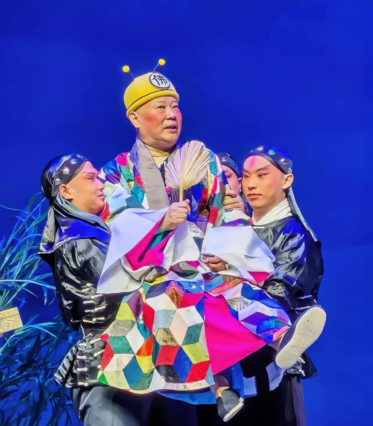 文艺创新有边界，娱乐不能无底线。
        2026年7月，郭德纲在武汉演