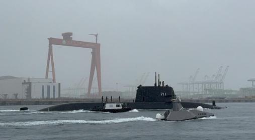 就在刚刚。
 
台“国防部”正式宣布。
 
2月6日，台湾省防务部门宣布：自造潜