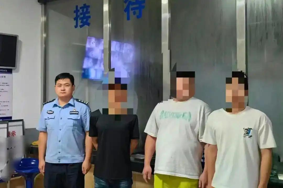 闪光的不一定是金子！“金包银”诈骗分子束手就擒
不久前，数名外省男子深夜来到攸县
