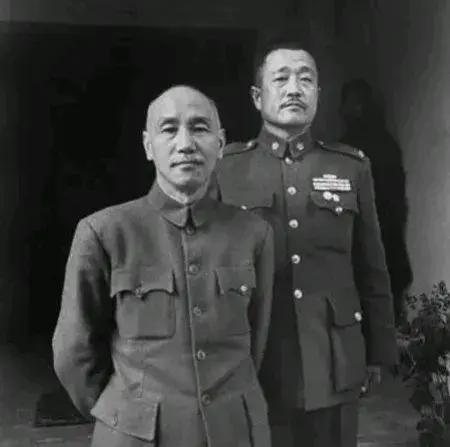 这锅老蒋不背！

当年中国远征军撤出缅甸时，原计划前往印度，杜聿明却希望回国，后