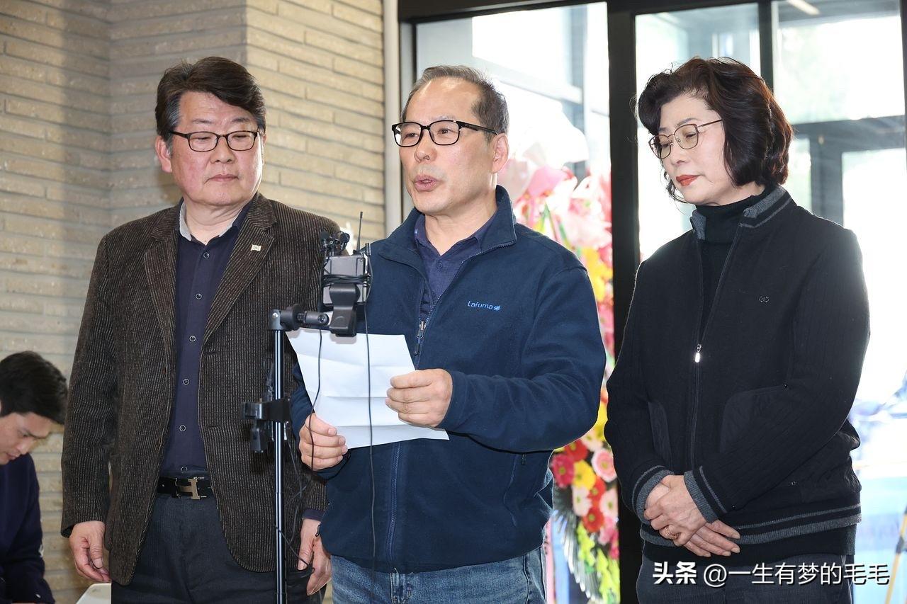 3月30日，韩国国民力量党再度曝出激烈内斗，首尔麻浦甲选区多名市、区议员联合召开