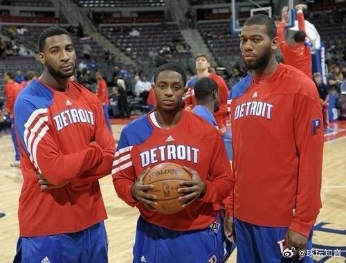 周六篮球         306：篮网VS活塞 篮网背靠背客场比赛的第二场，最终