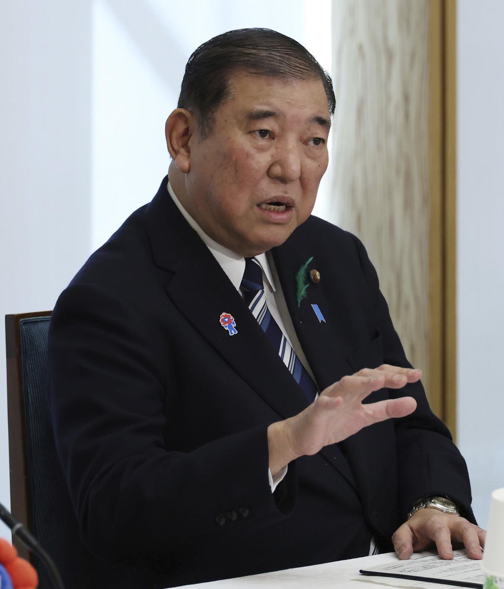 前首相石破茂在接受《每日新闻》采访时直言，明治维新的发动机不是靠自家勤勉，而是甲