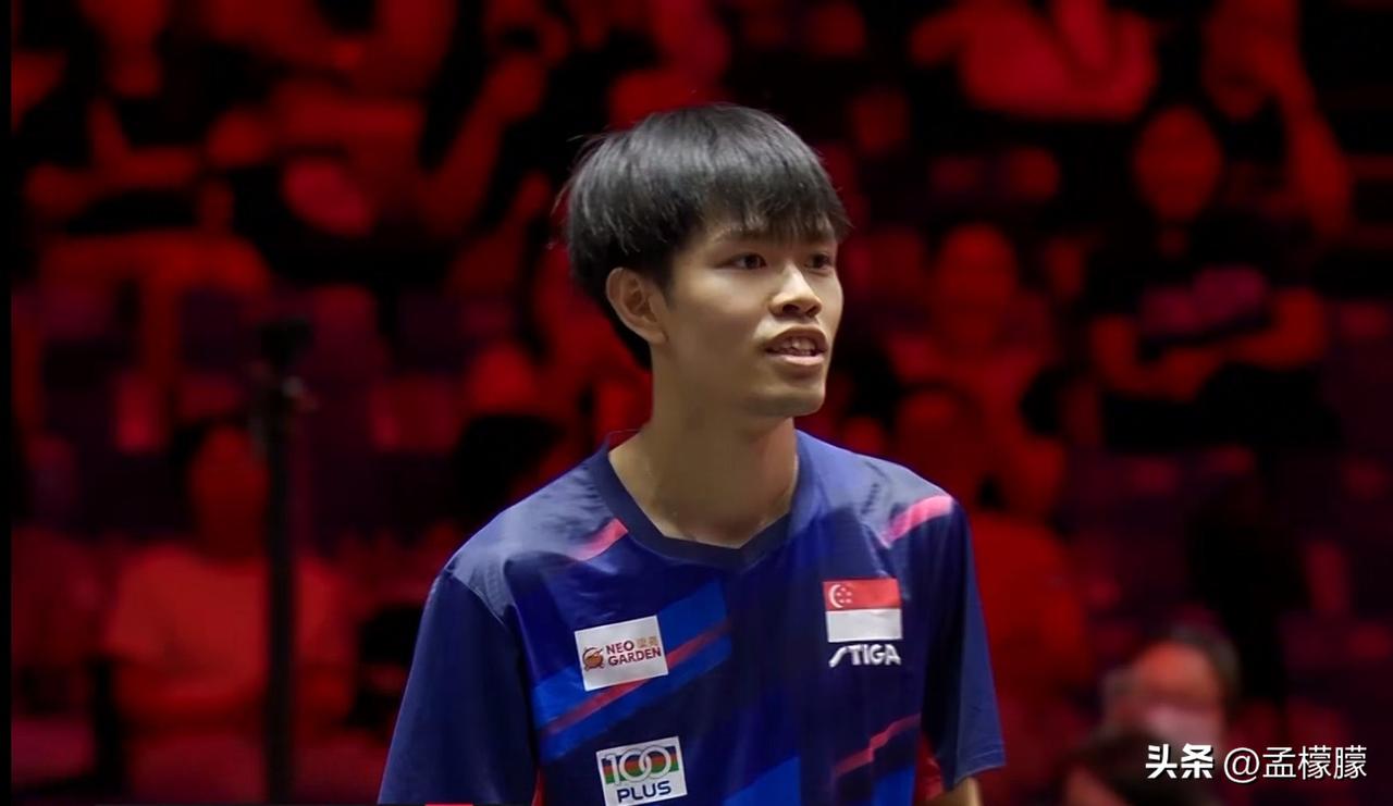 “人民艺术家”许昕背后接球的接班人，非新加坡运动员蔡劭恒莫属。
周哲宇 / 蔡劭
