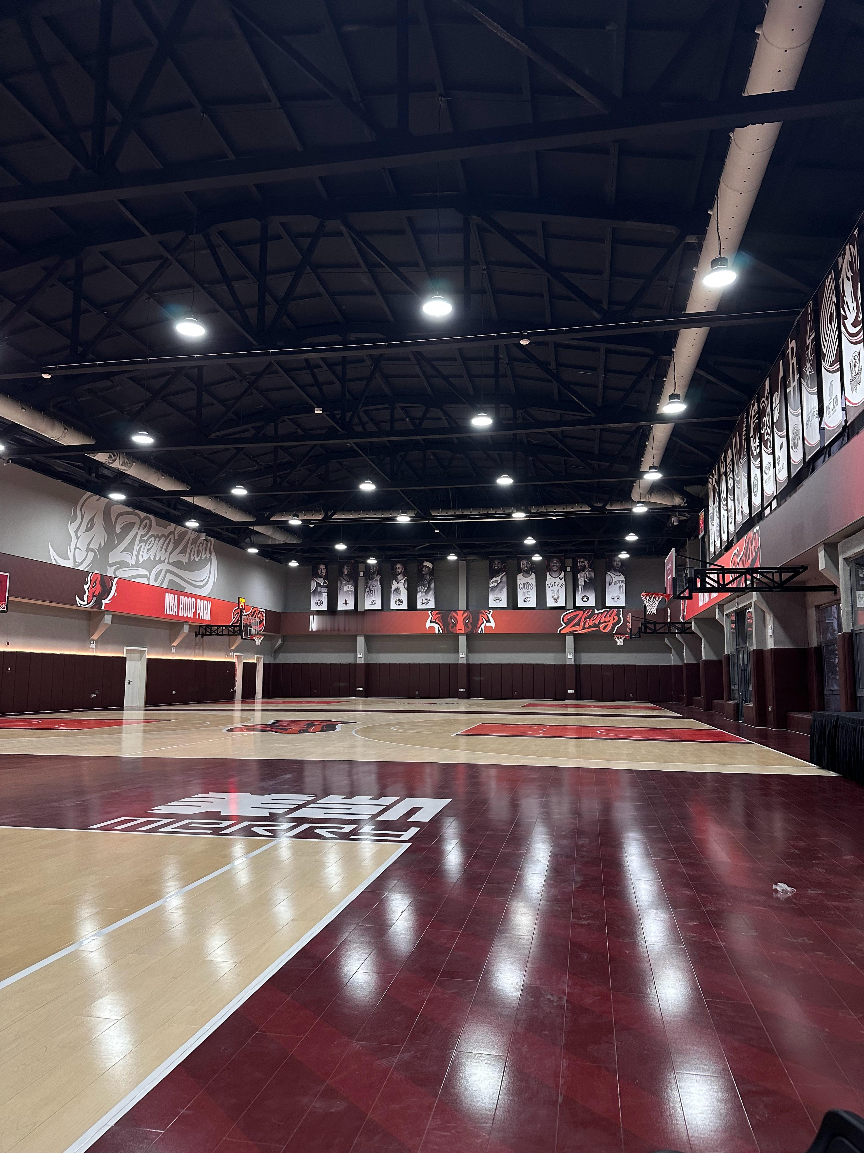 艾顿亲妈粉来了 