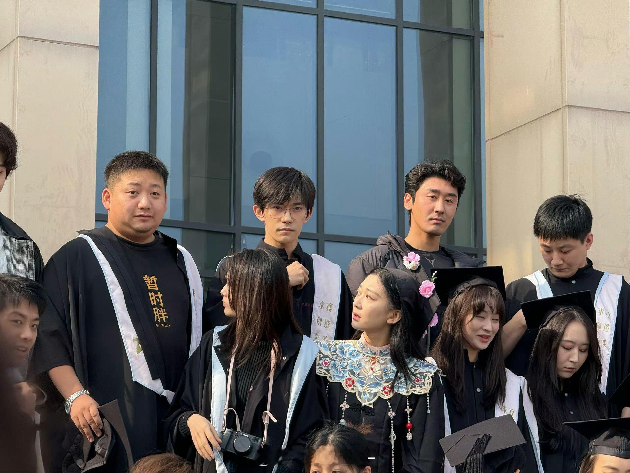 易烊千玺这张脸真的太权威了[泪] ​​​