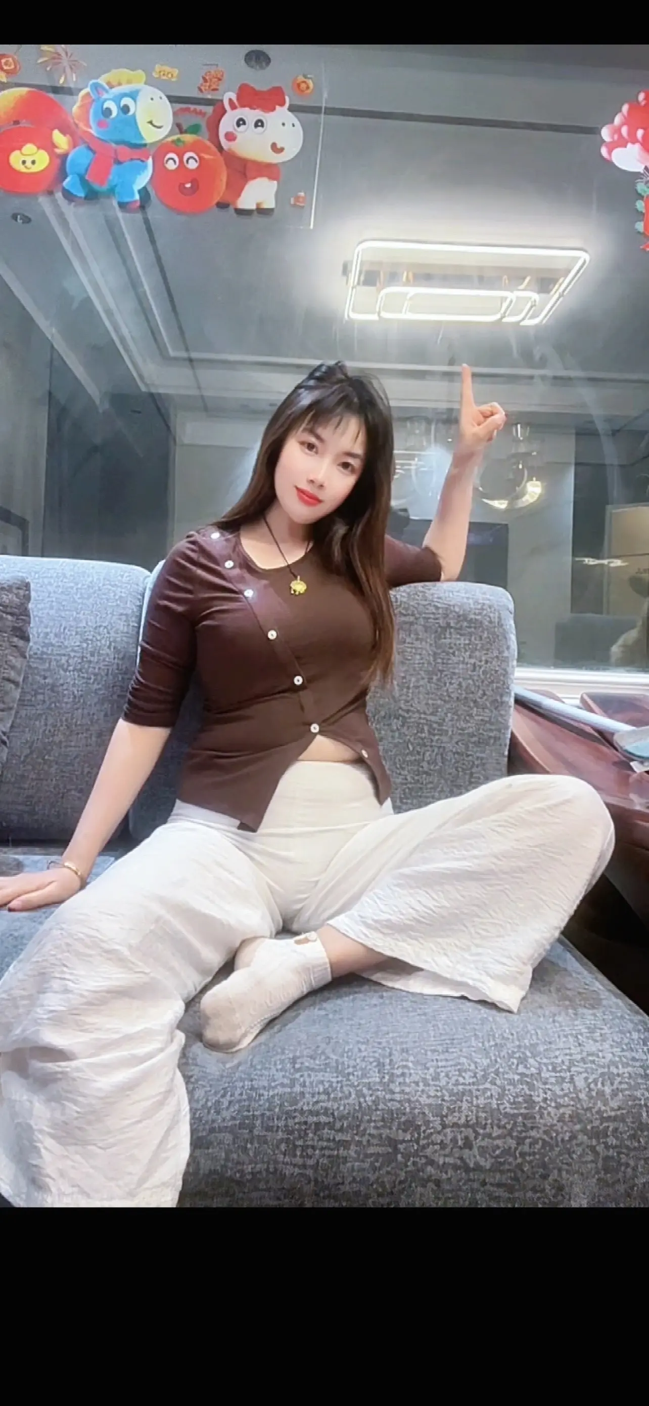 关键时刻我也不是弱女子！就算我没有避风港！我也能撑起自己的一片天！