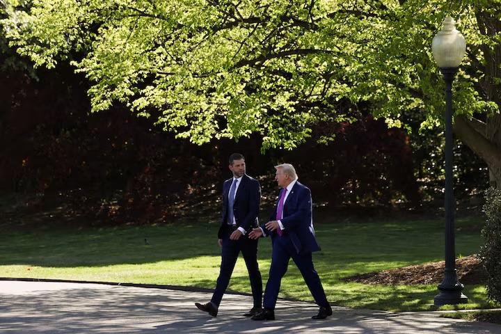 据路透社4月14日独家报道，美国总统唐纳德·特朗普的次子埃里克·特朗普及其妻子拉