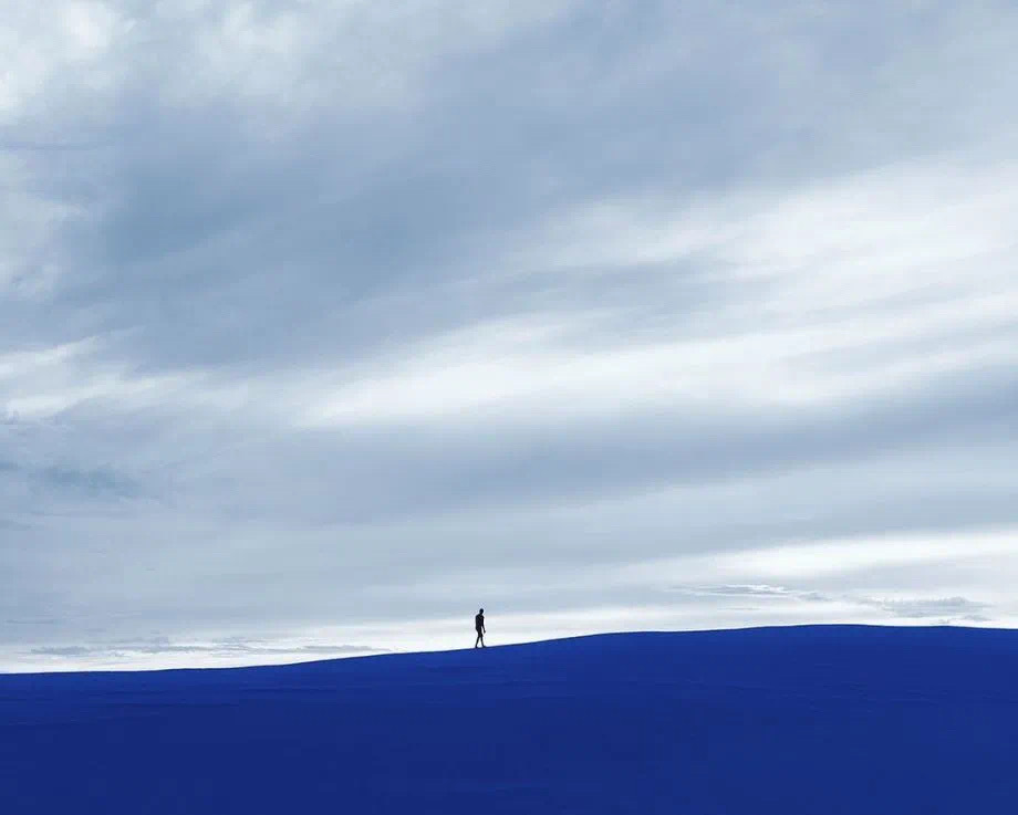 一抹深蓝色的忧郁｜GABRIEL ISAK  ​​​