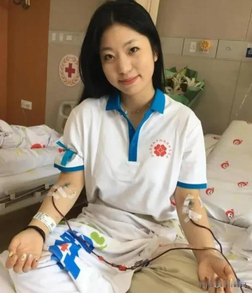 7月22日，21岁女生还在试用期，就向老板请15天长假！老板很疑惑，问女生请假要
