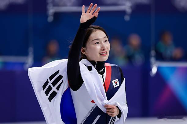 冬奥会崔敏静确认不再征战冬奥会韩国著名短道速滑运动员崔敏静（崔玟桢）在女子150