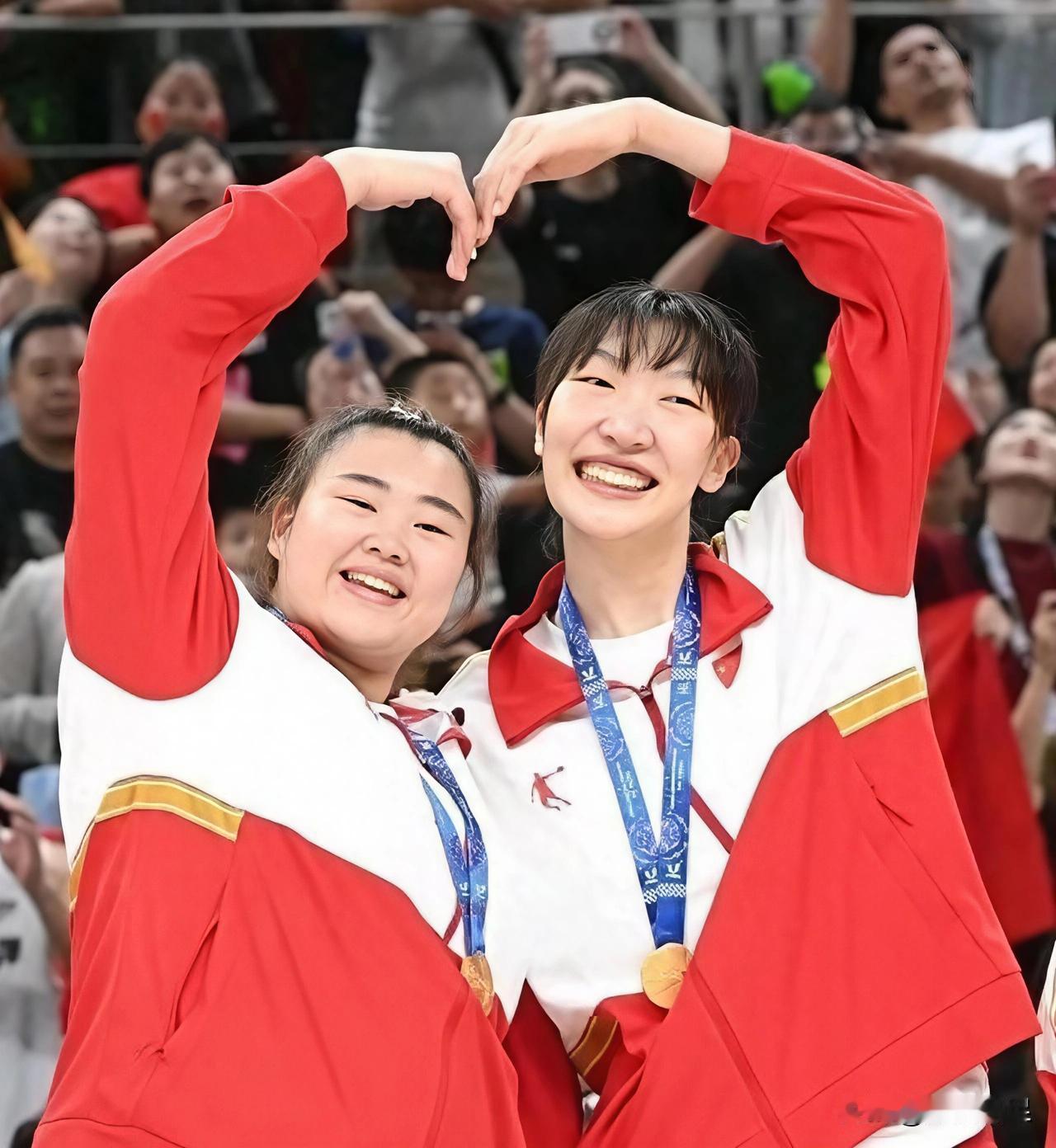 刘禹彤为什么难进中国女篮？
刘禹彤曾多次入选WCBA全明星，曾在日本女篮头上砍下