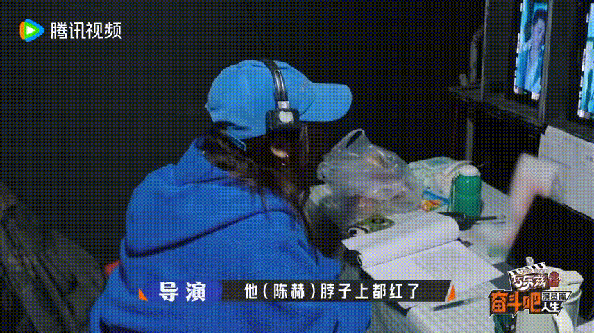 陈赫说自己第一次拍戏时都发抖陈赫鼓励式教学新人在片场很容易因为紧张慌了手脚，陈赫