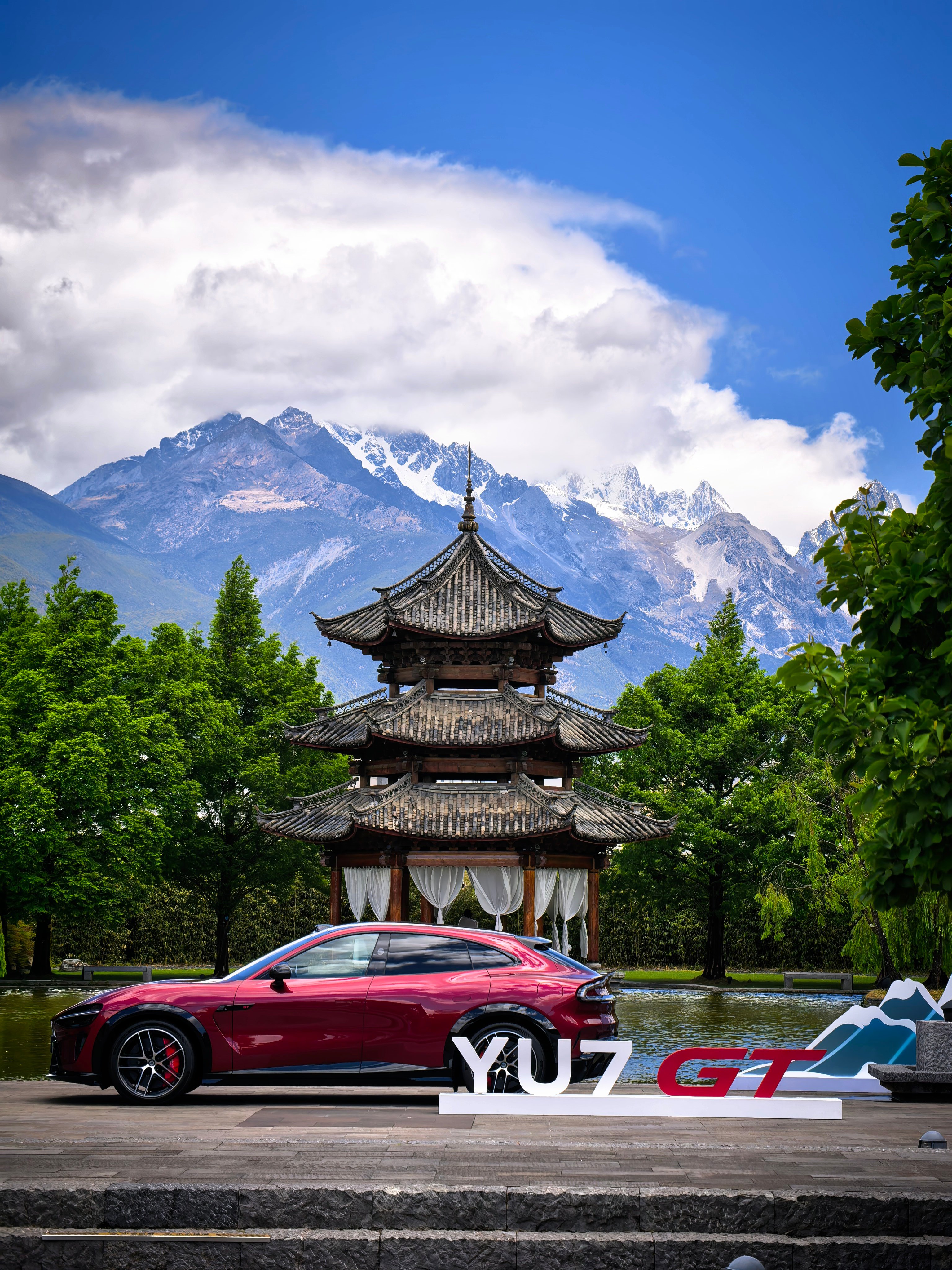 小米YU7GT赛道红内饰什么才是“纯血 GT”？这是小米 YU7 GT 试驾会上