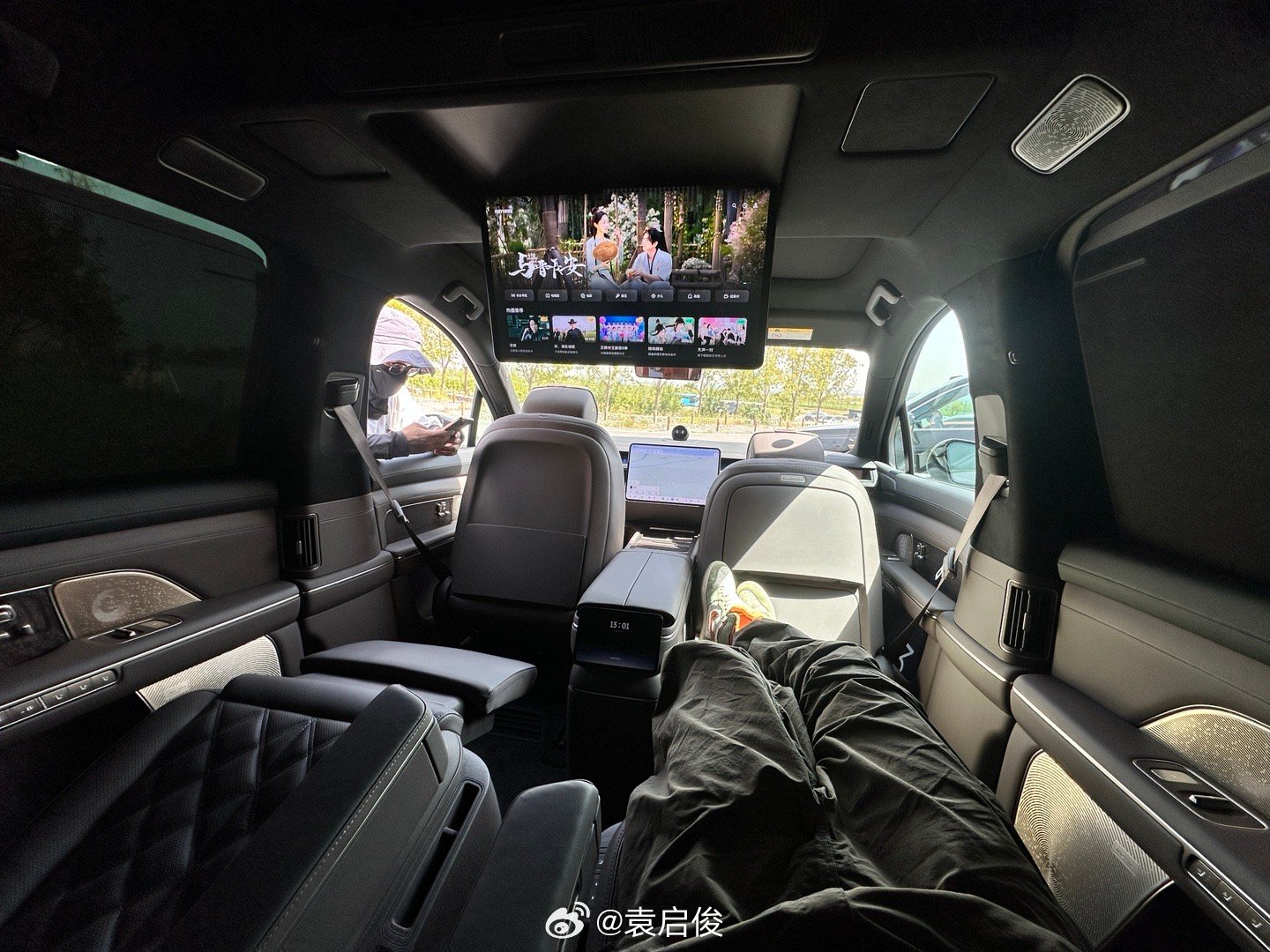 这个移动影音室，确实很爽！ ​​​